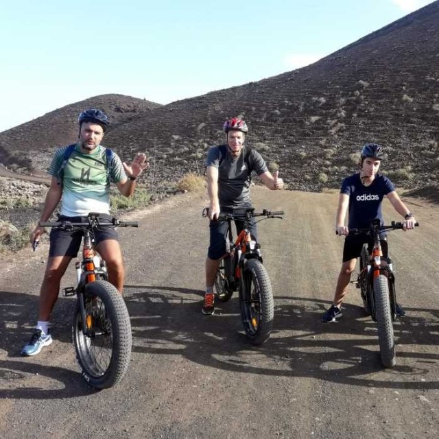 Corralejo E-Bike Tour with Hike-5 hours