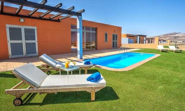 Villas Caleta Beach & Golf